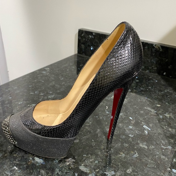 Christian Louboutin Paris - Picture 2 of 6